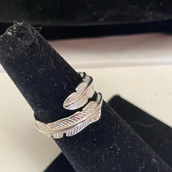 Silver Feather Adjustable Ring - Picture 2 of 7
